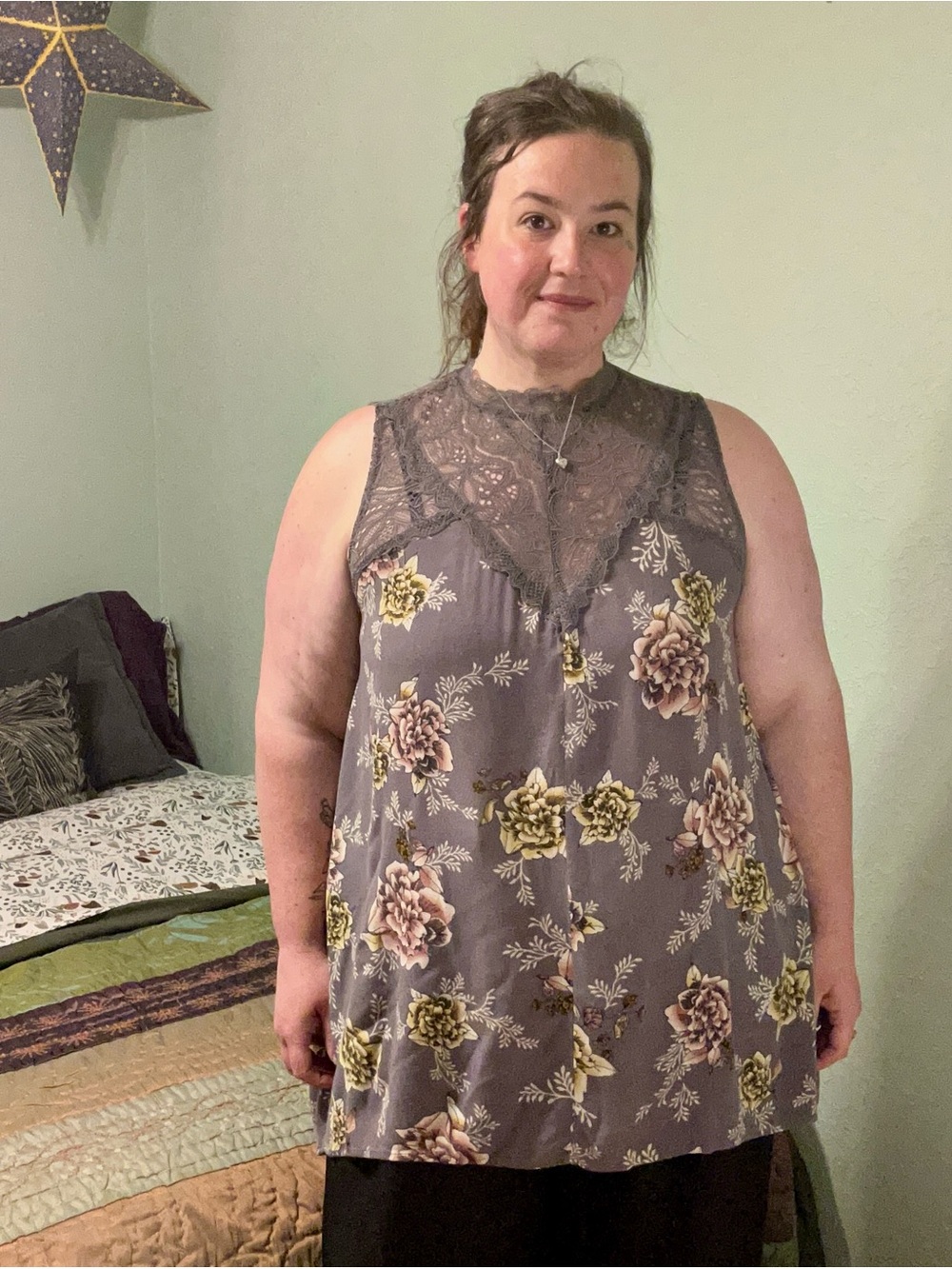 Torrid Grey Floral Lace Yoke Sharkbite Tunic Size 1 14/16
